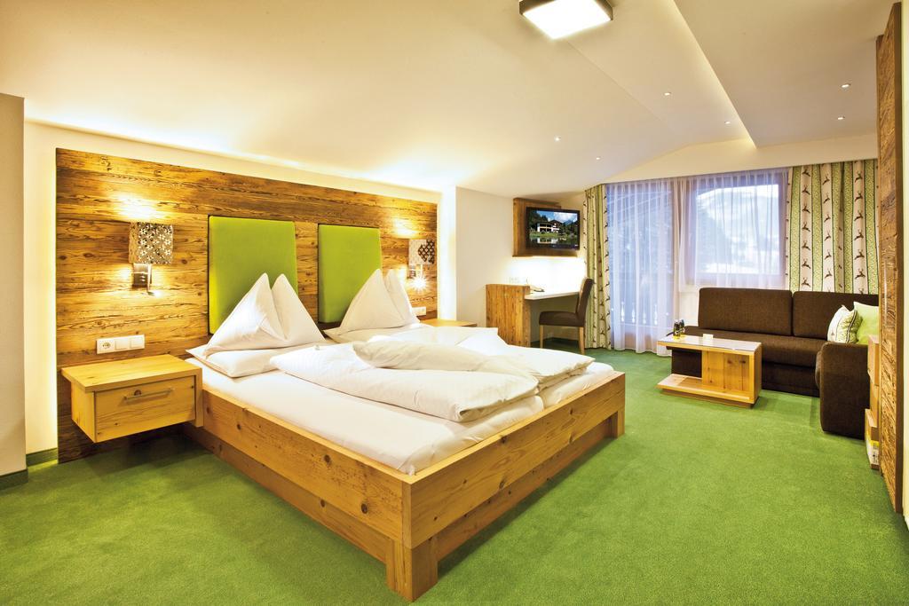 Landhotel Alpenhof Filzmoos Room photo