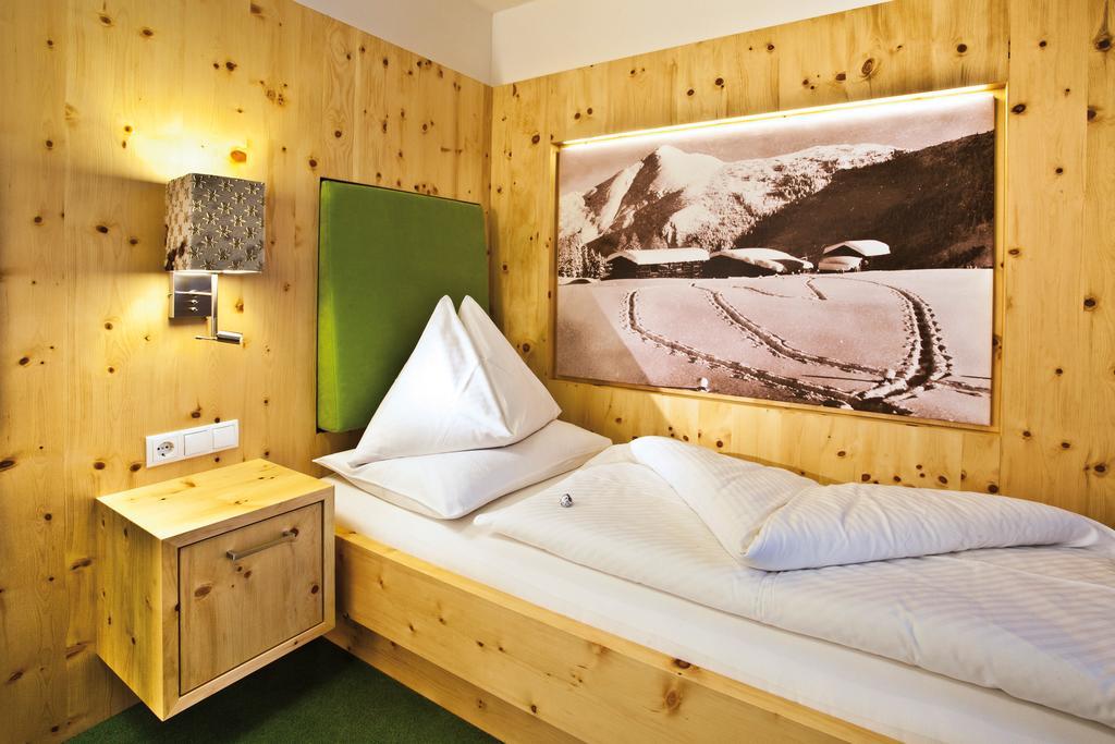 Landhotel Alpenhof Filzmoos Room photo