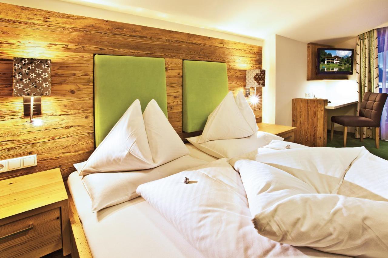 Landhotel Alpenhof Filzmoos Exterior photo